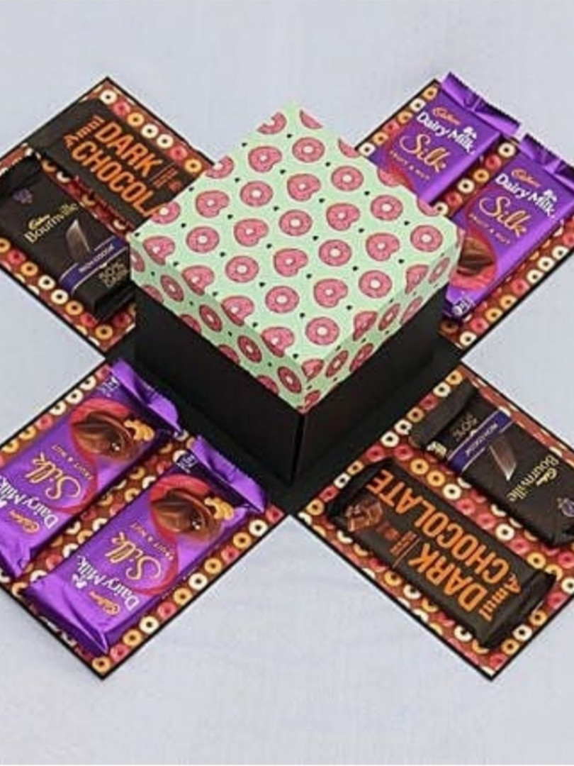 Wholesale Custom Luxury Retail Packaging Praline Chocolate Gift Box  Handmade Chocolate Packaging Box - China Flat Chocolate Box and Dairy Milk Chocolate  Box price | Made-in-China.com