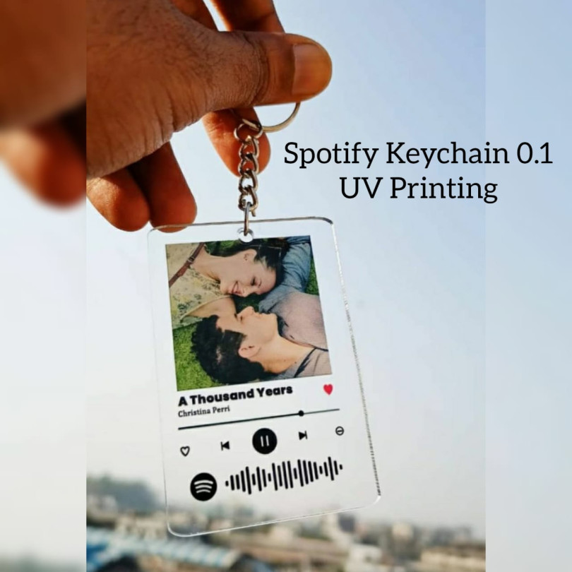 Spotify customised plaque keychain transparent white