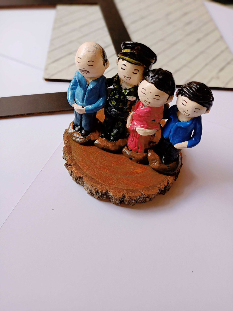 Customised Family table top miniature | gift for family and parents