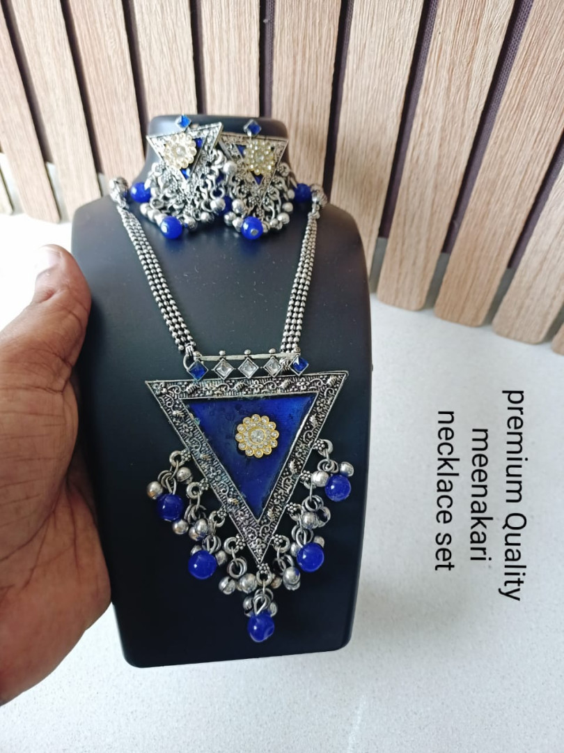 Traditional Triangle set Necklace with Earring(Blue)