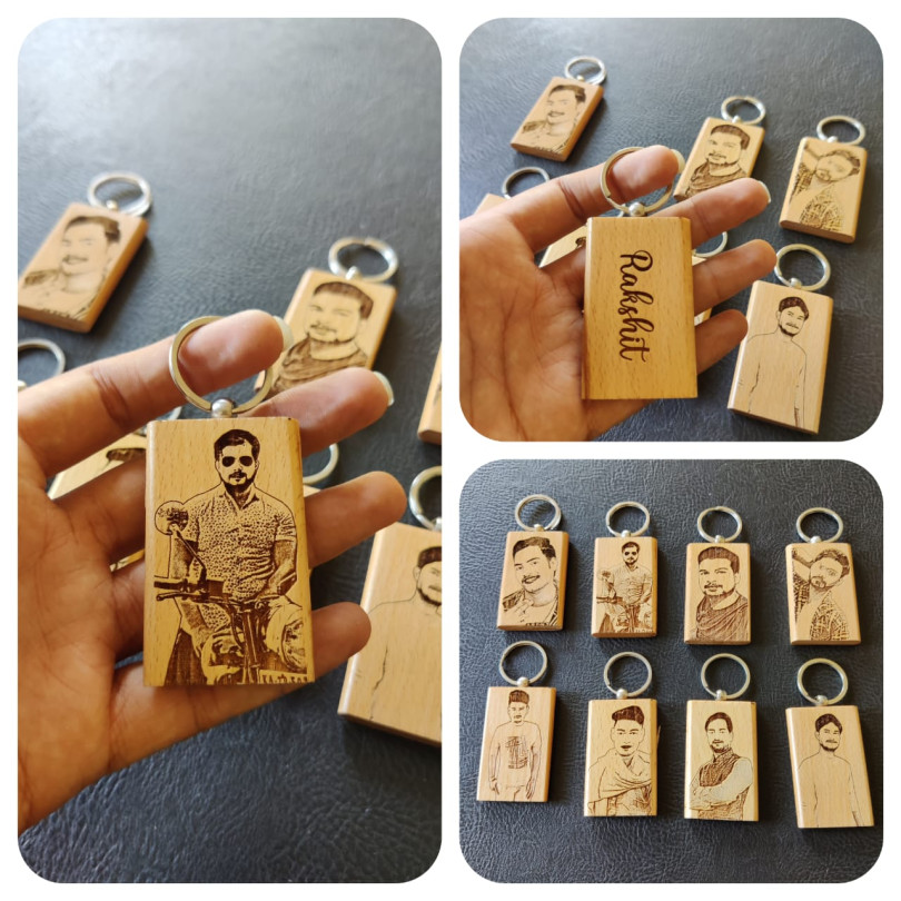 Wooden Photo Keychain_Fast Delivery