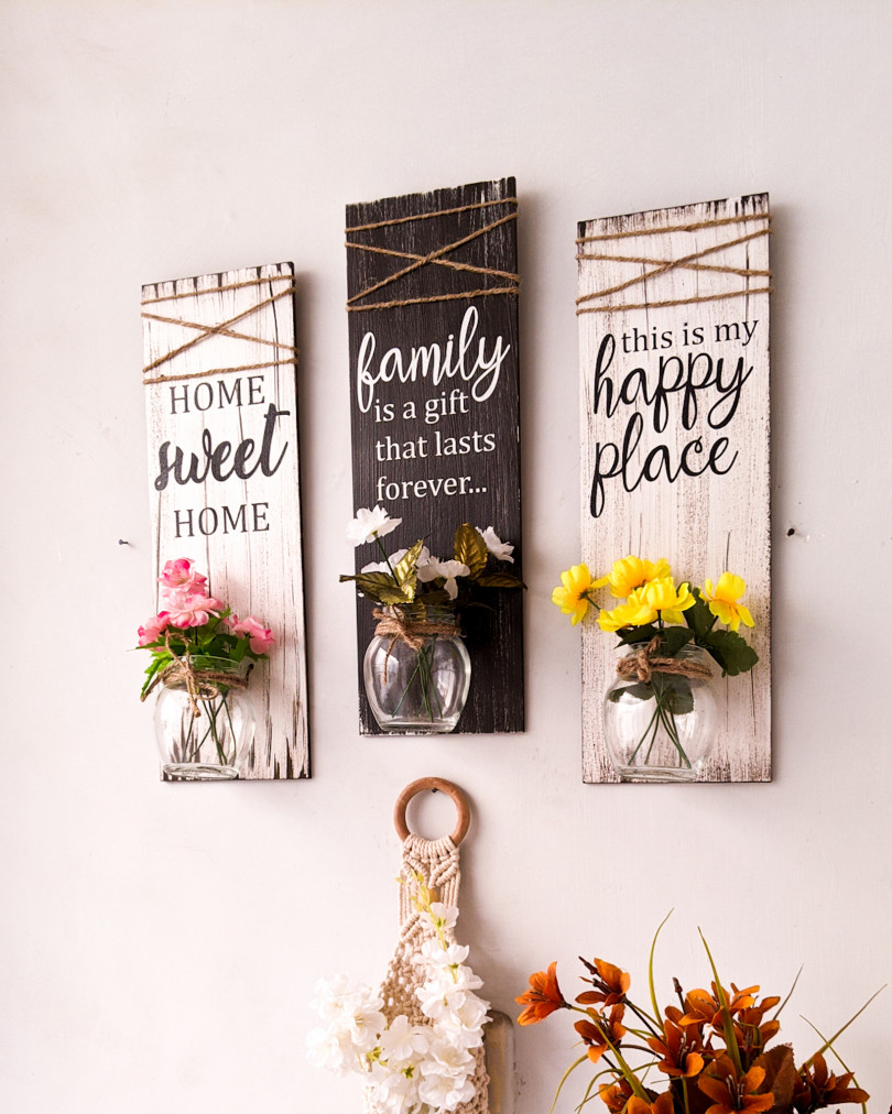'Home and family' wooden wall décor set with mason jars | Set of three